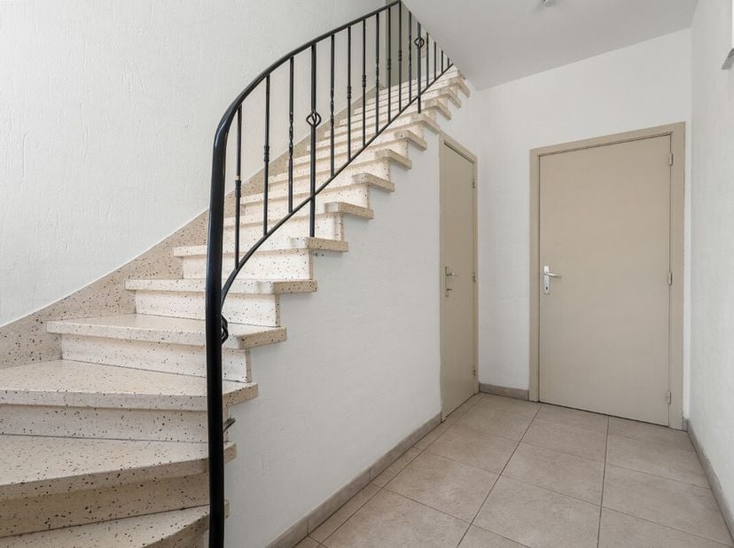 Maison semi-mitoyenne avec 3 chambres à louer à La Panne À la recherche dune habitation confortable dans un environnement calme ? Cette maison spacieu