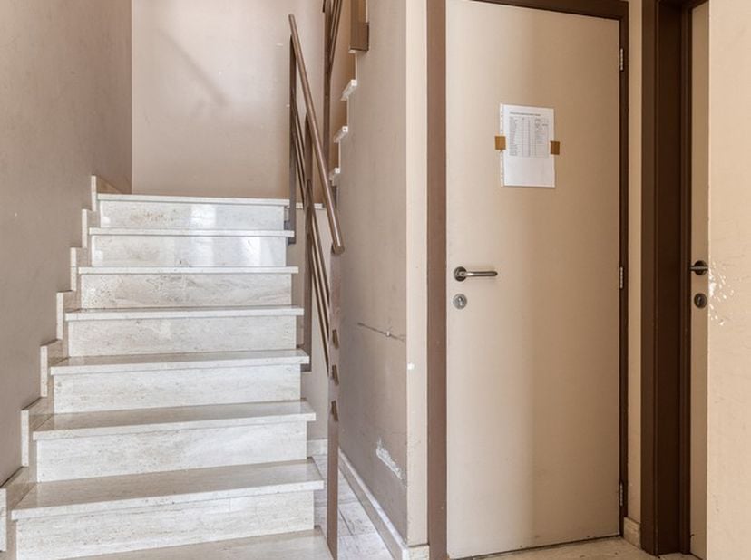 Appartement met 2 slaapkamers en op gunstige locatie te Deurne.<br />
<br />
Vlotte bereikbaarheid naar autostrades en invalswegen wat ideaal is voor