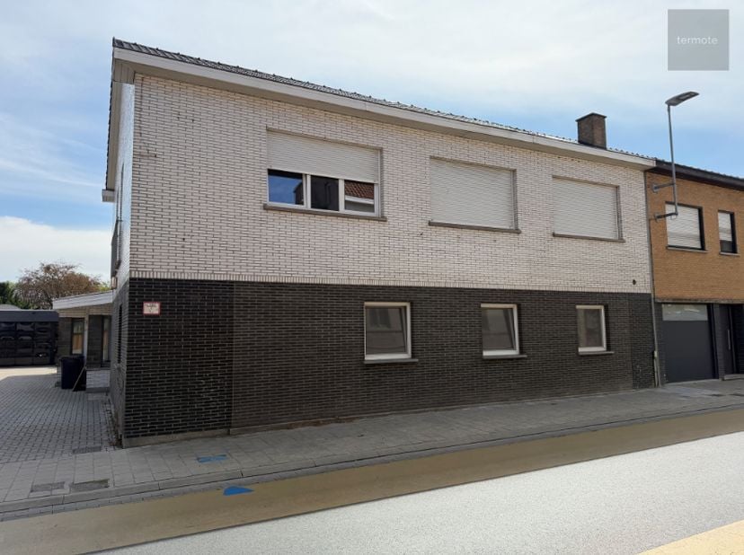 Huis te koop in Wielsbeeksestraat 6 bus A,
                    8710 Ooigem