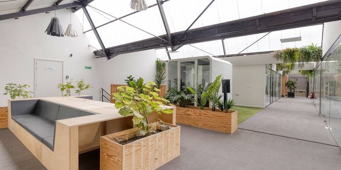 Bedrijfsvastgoed te huur in Izegemsestraat 60, 8800 Rumbeke