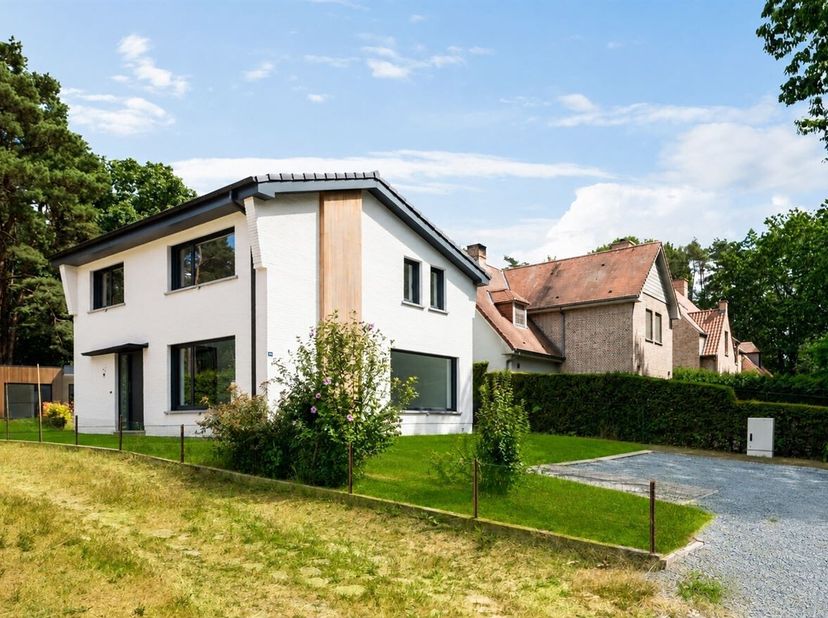 Twee energiezuinige woningen / kangoeroewoning op 1.690m²<br />
Beide woningen dateren uit 1964 en werden volledig gerenoveerd met oog voor hedendaags