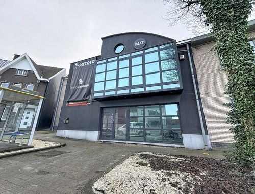                                         Bâtiment commercial à vendre à Haaltert, € 249.000
