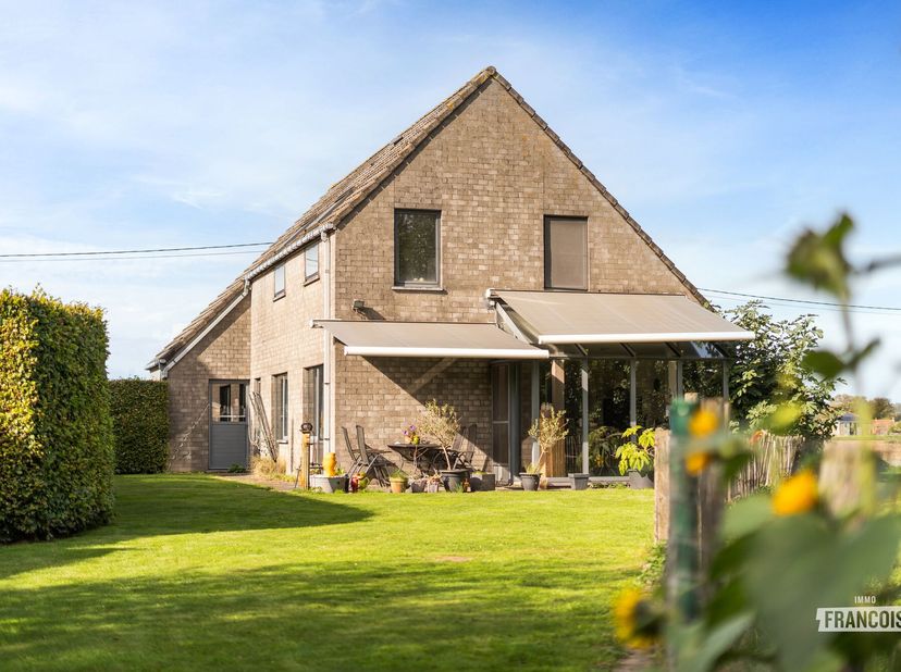 Huis te koop in Burchtstraat 37,
                    9990 Maldegem