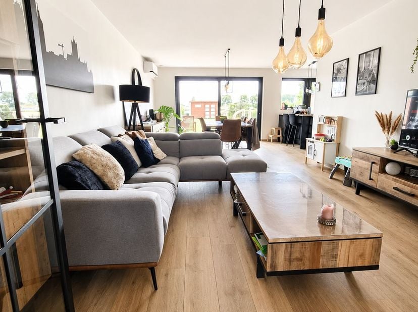 Voor deze prijs bouwt u vandaag geen 196m² met EPC A en 4 slaapkamers meer. Wat u hier koopt, bestaat nergens anders in de regio voor deze prijs.<br /