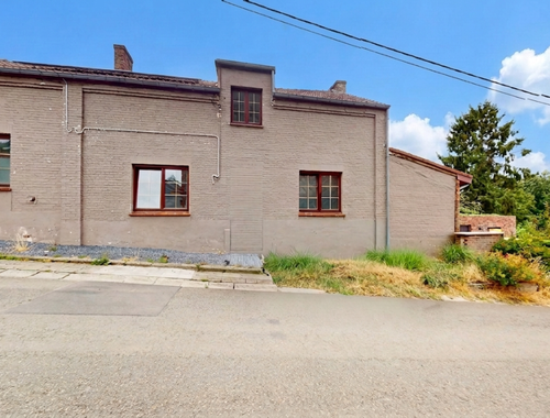                                        Eengezinswoning te koop in Bouffioulx, € 199.000
