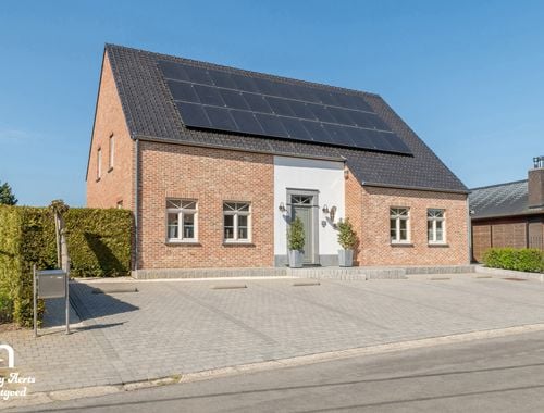                                         Gemengd gebruik te koop in Beverlo, € 630.000
