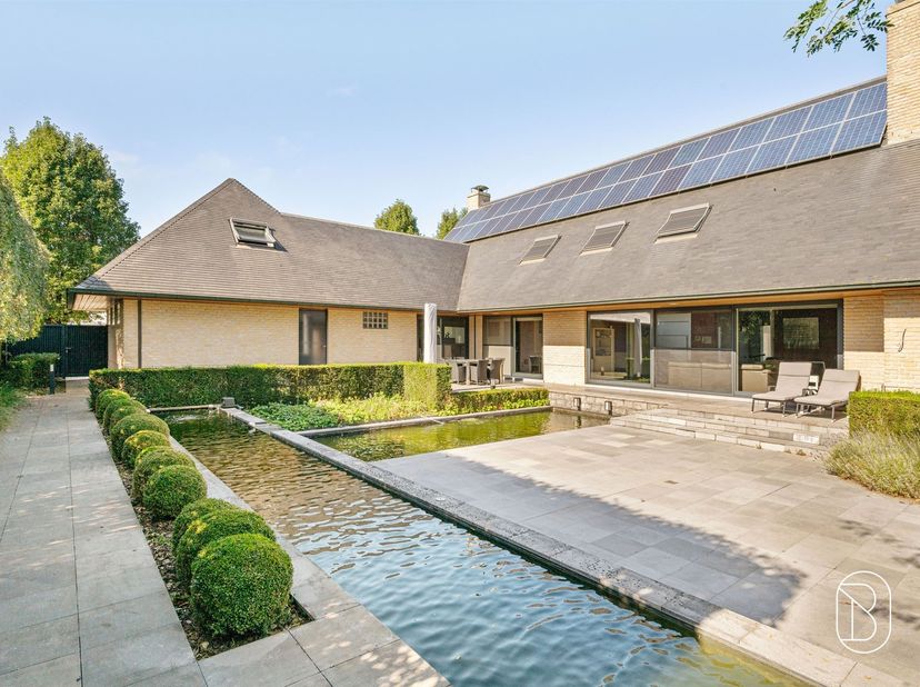 Huis te koop in Schoendalestraat 145,
                    8793 Sint-Eloois-Vijve