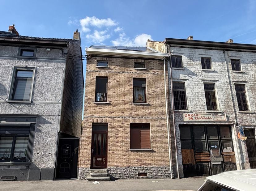Huis te koop in Saint Fiacre 65,
                    6031 Monceau-sur-Sambre