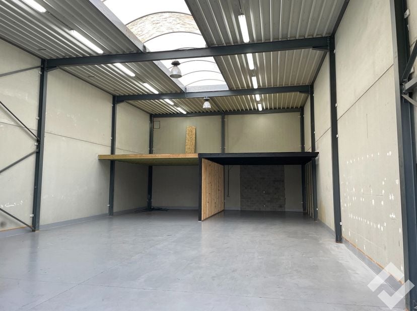 Bien professionnel à louer
                    à 2480 Dessel