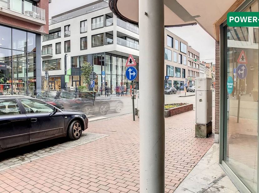 Deze eigendom wordt aangeboden via Power-sale. De vermelde prijs is een richtprijs. Wil je een afspraak vastleggen of wens je meer info omtrent deze k