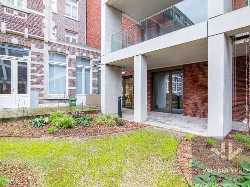 Erkende 1-slaapkamer-assistentiewoning binnen een prestigieuze moderne residentie, gelegen midden hartje Hasselt.<br />
<br />
Deze serviceflat is onm
