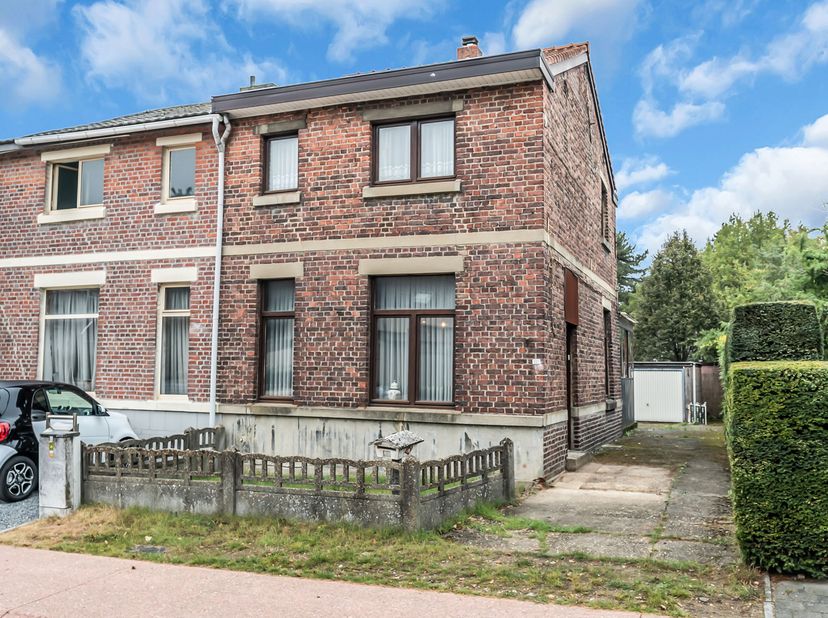 Huis te koop in Herenstraat 222,
                    3600 Genk