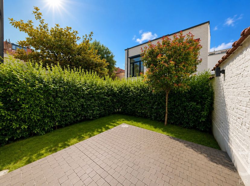Meiser / Dailly – 1-slaapkamerappartement met tuin<br />
Ideaal gelegen tussen de wijken Meiser en Dailly, geniet dit elegante appartement van een bij