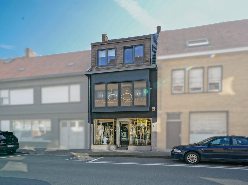 Bien professionnel à vendre
                    à 8460 Oudenburg