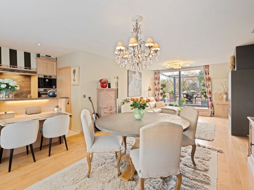 [[ UNE OPTION A ÉTÉ PRISE SUR CE BIEN. ]] À vendre : appartement lumineux avec grande terrasse à Tisselt Cet appartement soigné et lumineux est situé