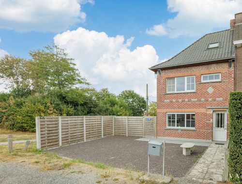                                         Eengezinswoning te koop in Deinze, € 336.000
