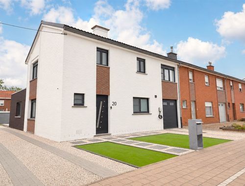                                         Eengezinswoning te koop in Gullegem, € 448.000
