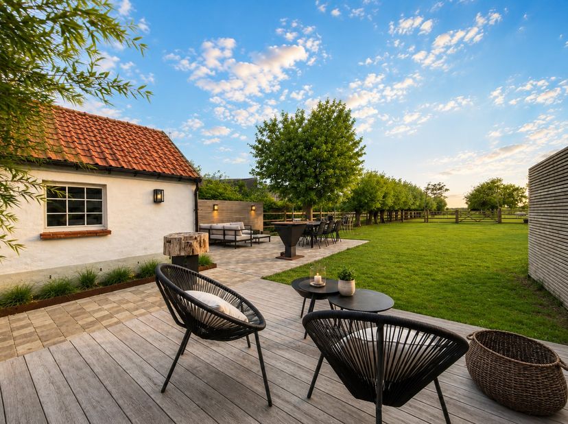 Deze halfopen bebouwing te Knokke-Westkapelle straalt charme en gezelligheid uit en dat op een landelijke ligging vlakbij het dorp van Westkapelle (Kn