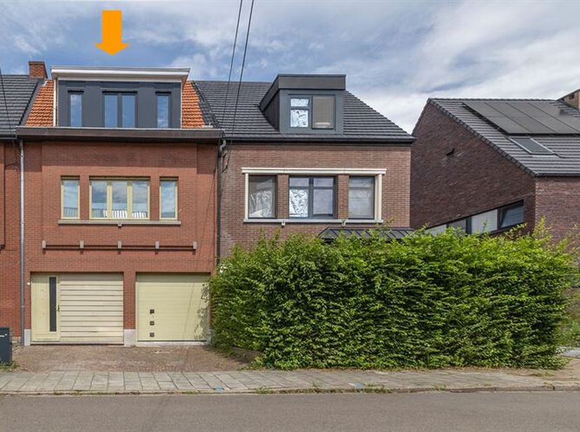 Spacieuse maison familiale avec 4 chambres, 2 places de parking et un espace extérieur étonnamment vaste à Aarschot.<br />
Vous recherchez une maison