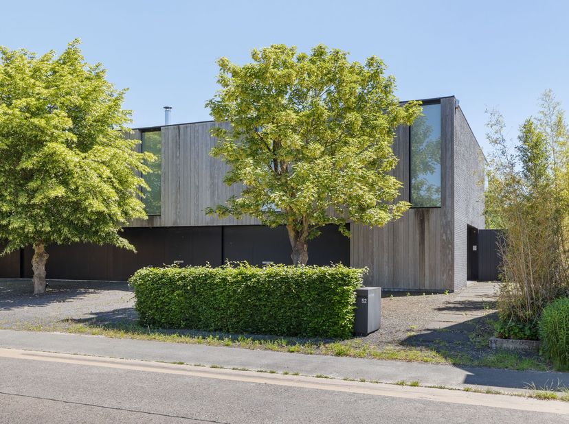 Exclusieve architectenwoning ontworpen door Govaert &amp;amp; Vanhoutte, gelegen in het groene en gegeerde Lemberge (Merelbeke). Een zeldzaam aanbod waar