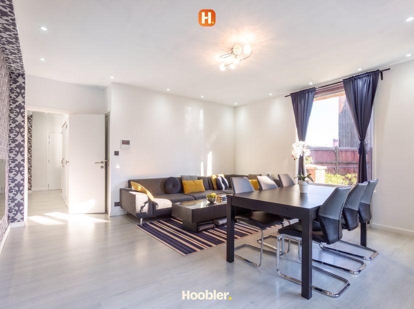 Bekijk deze woning op Hoobler: https://hoobler.be/showroom/8d20d237-3cc1-46bd-8733-e1d6312fd8de<br />
<br />
Zin in een bezichtiging, documenten nodig