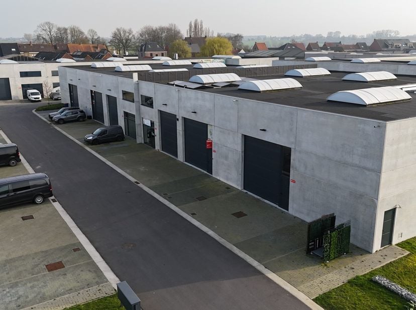 Bien professionnel à vendre à Industriestraat 38 boîte 04,
                    8480 Ichtegem