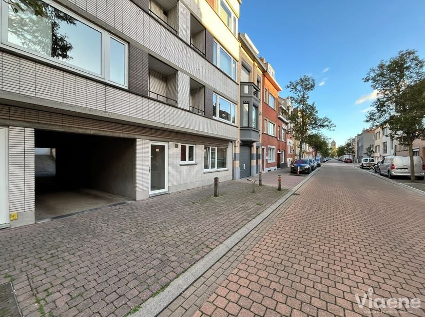 Garage te huur in Tarwestraat 48,
                    8400 Oostende