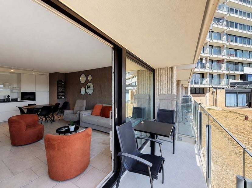 Instapklaar gelijkvloers appartement op topligging in Nieuwpoort-Bad, op wandelafstand van het strand, de Zeedijk, winkels en het openbaar vervoer.<br