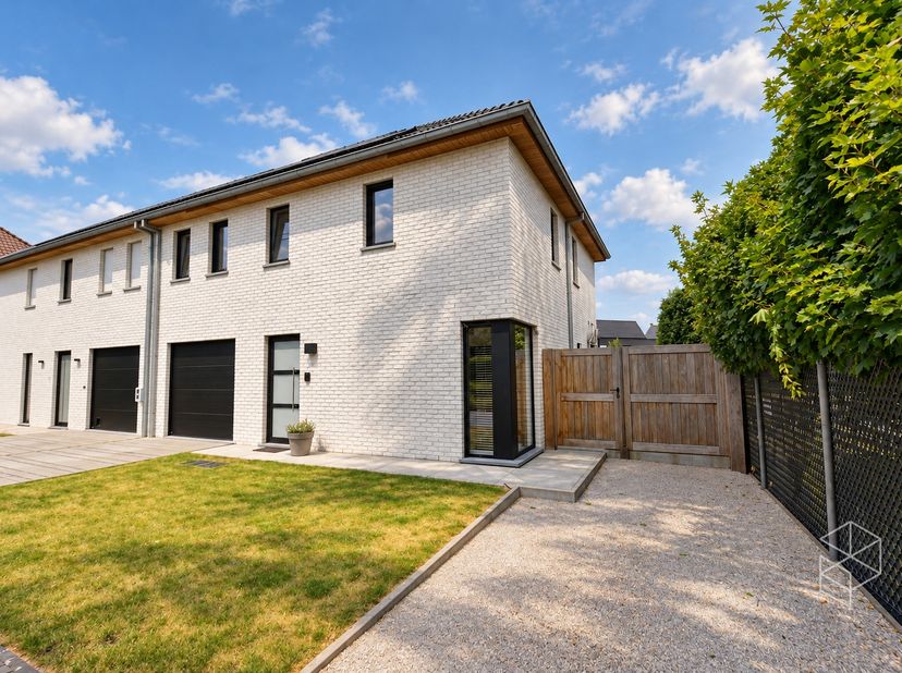 Huis te koop in Olieslagerijstraat 46,
                    8020 Oostkamp