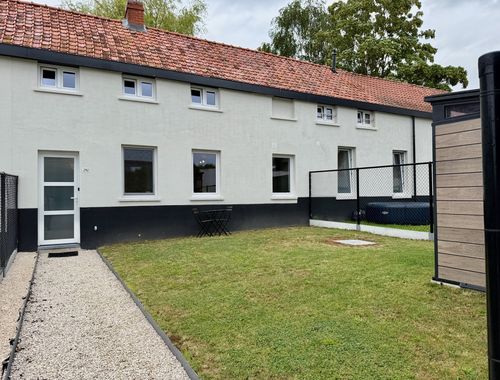                                         Maison à louer à Renaix, € 785

