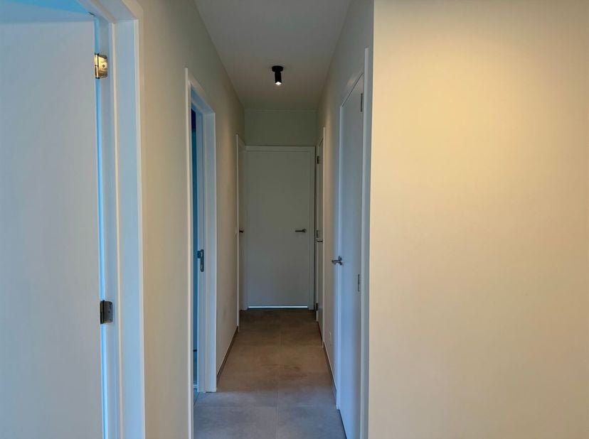 Prachtig nieuwbouwappartement met 3 slaapkamers te huur op een toplocatie in Lier!<br />
Ligging<br />
Dit stijlvolle appartement maakt deel uit van h