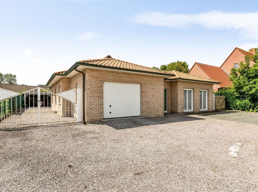 Open bebouwing met 2 à 3 slaapkamers &amp; garage in Heultje-Westerlo<br />
<br />
<br />
Locatie: <br />
Deze open bebouwing is rustig gelegen in Heult