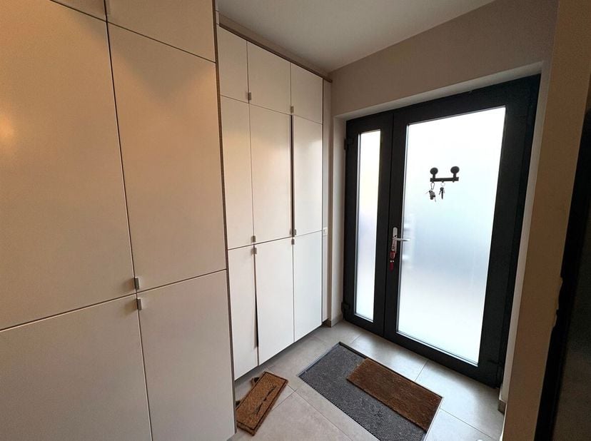 Maison économe en énergie avec jardin à Ekeren<br />
Situation :<br />
La propriété est située à Ekeren, à la frontière avec Brasschaat et Merksem. To