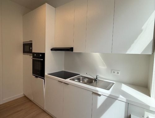                                         Appartement à louer à Ieper, € 750
