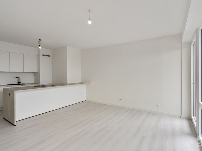 Te koop: volledig gerenoveerd en energiezuinig appartement in het centrum van Hasselt, op toplocatie binnen de kleine ring.Dit appartement, gebouwd in