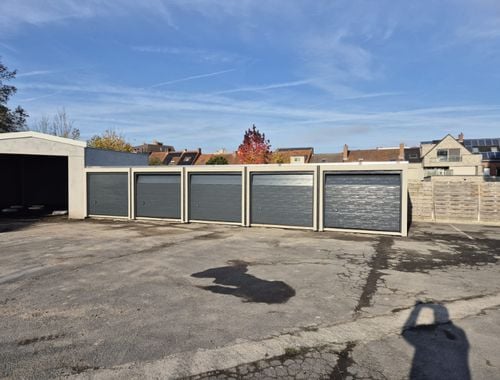                                         Garage te huur in Roeselare, € 100

