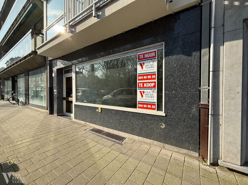 Bedrijfsvastgoed te koop in Karel Janssenslaan 23,
                    8400 Oostende