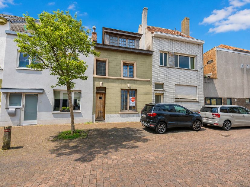 À la recherche d’une maison familiale chaleureuse dans un quartier calme? Cette maison de rangée récemment rénovée avec 3 chambres vous offre le meill