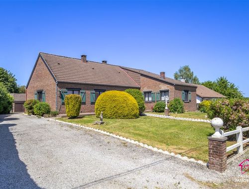                                         Woning te koop in Biesmerée, € 329.000
