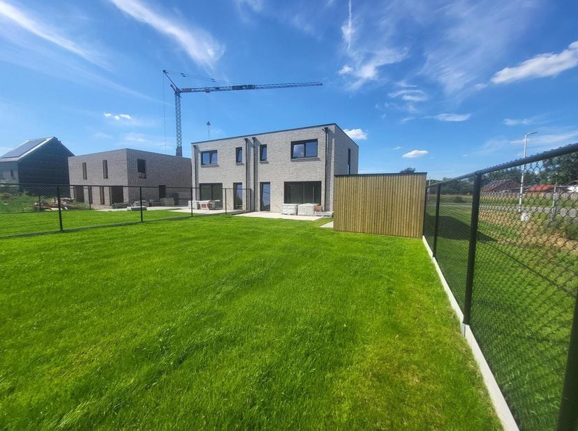 Investeringspand : Op heden is er een tekort aan huurwoningen. Investeer in deze nieuwbouwwoning, tijdelijk met een huurgarantie . <br />
Informeer na