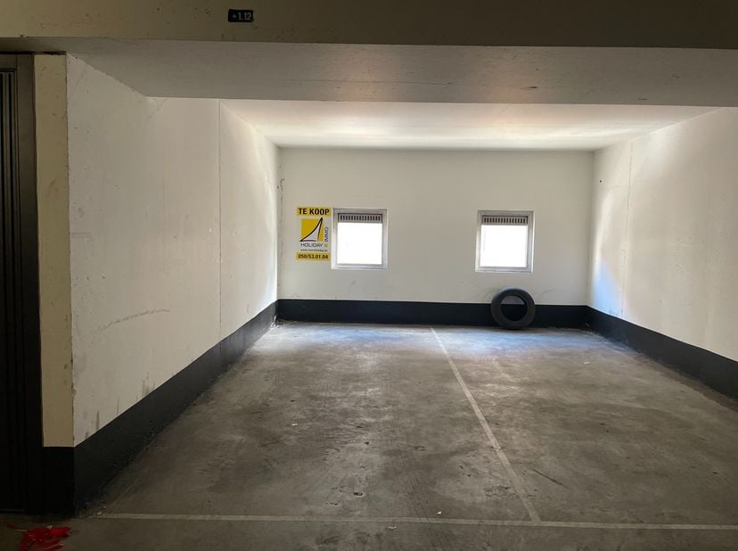 Garage te koop in Albatrosstraat 29,
                    8301 Heist