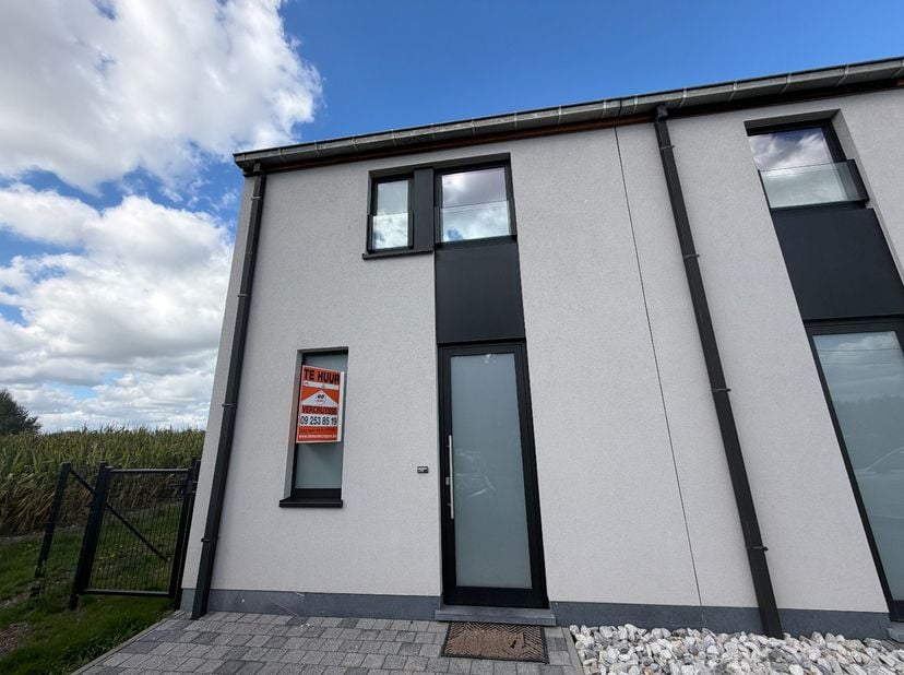 Huis te huur in Zwartestraat 21,
                    9940 Evergem