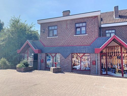                                         Commerce à louer à Maaseik, € 650
