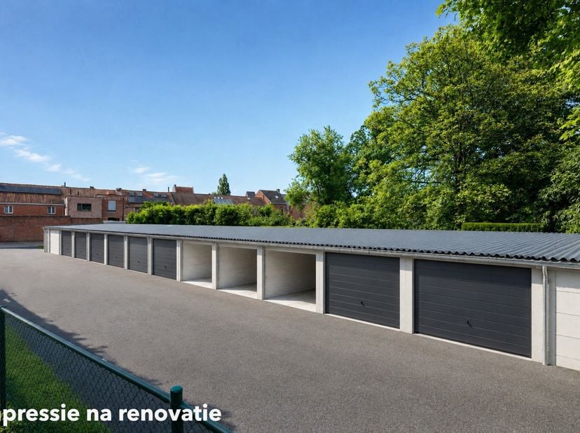 TE HUUR: 5 autostaanplaatsen &amp;amp; 8 garageboxen <br />
Huurprijs per staanplaats: 80 EUR per maand <br />
Huurprijs per garagebox: 110 EUR per maand