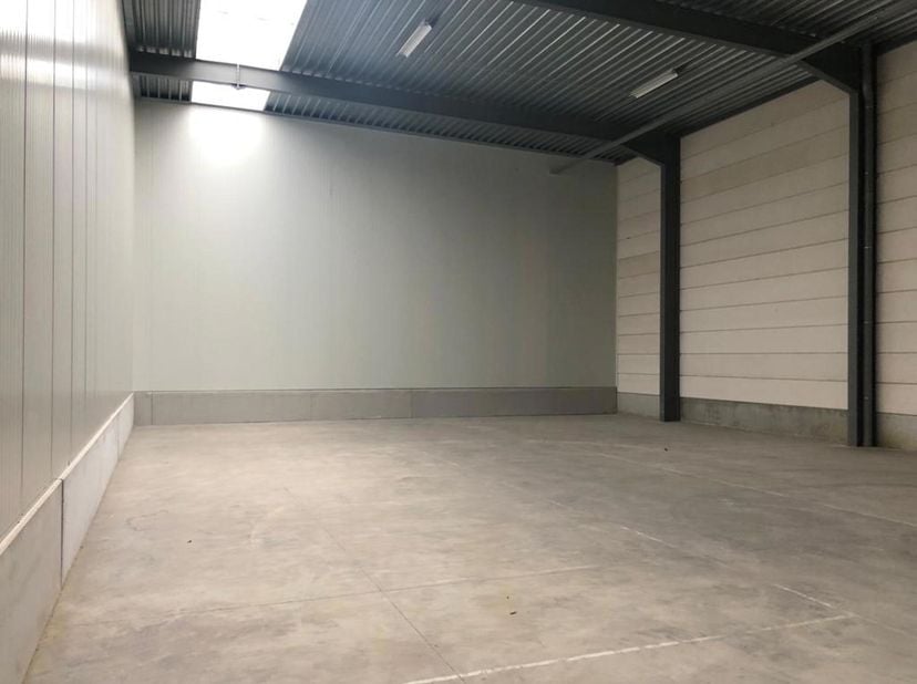 Bien professionnel à louer
                    à 2220 Heist-op-den-Berg