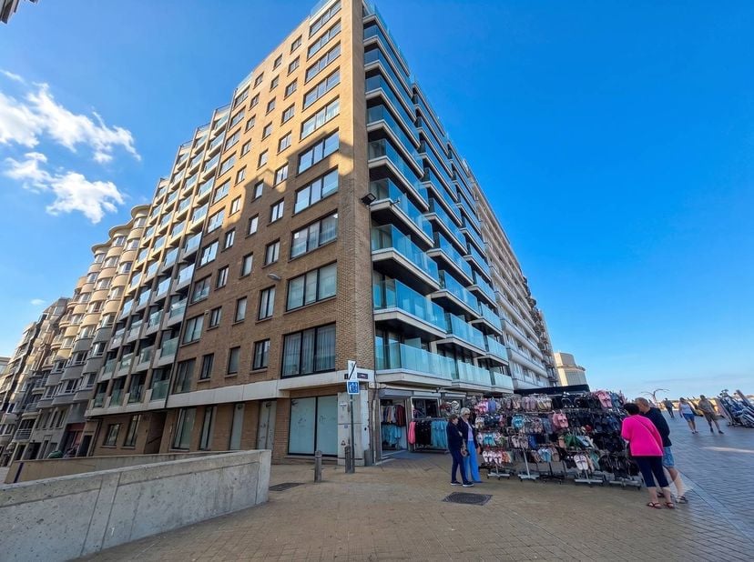 Gezellige studio te huur met zijdelings zeezicht in Oostende<br />
Deze lichtrijke en strategisch gelegen studio is gelegen in een rustige residentie