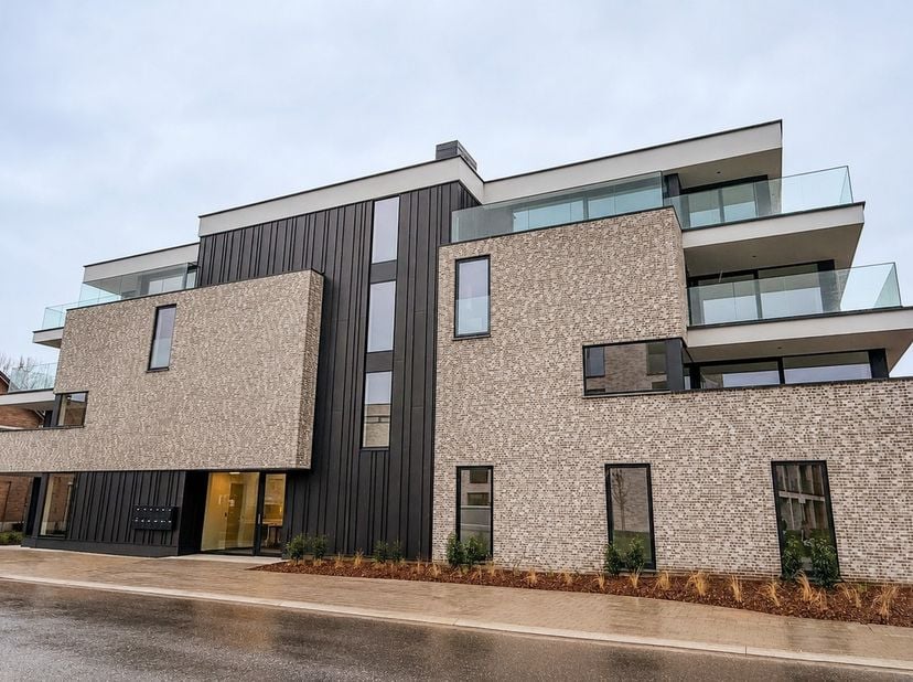 Nieuwbouw appartement met twee slaapkamers te huur in Maasmechelen&amp;nbsp;- Per direct beschikbaar&amp;nbsp;<br />
<br />
Ligging<br />
Het appartement is g