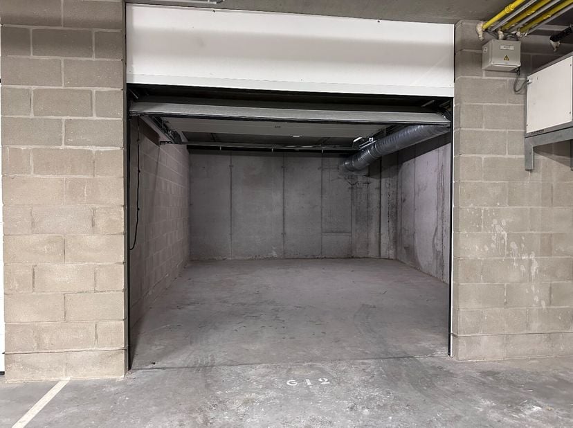 Garage à vendre
                    à 8470 Gistel