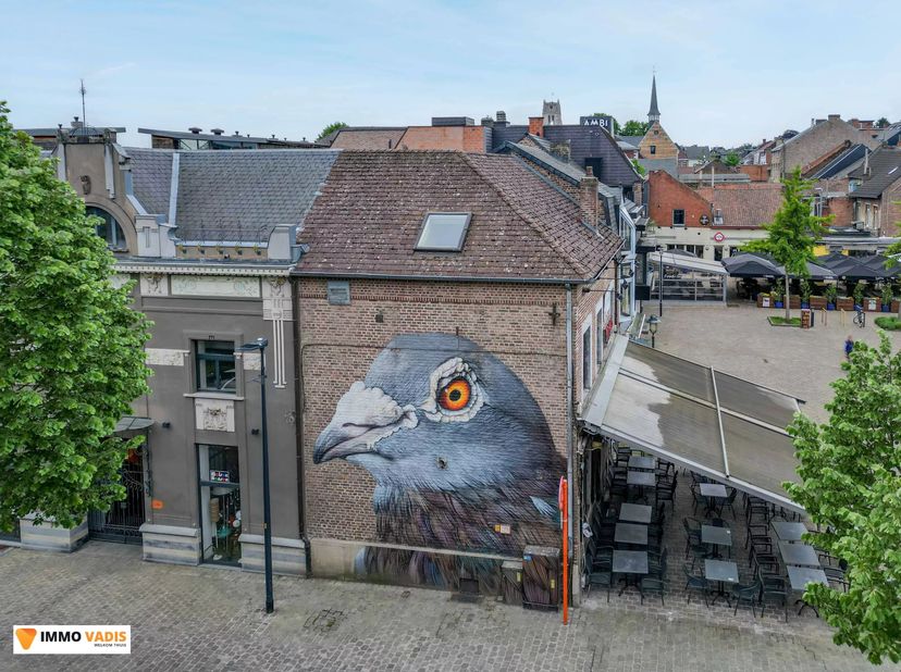 Ben je op zoek naar een veelzijdig handelspand met woonst op een absolute toplocatie?<br />
Het pand deed jarenlang dienst als Brasserie De Rembrandt,
