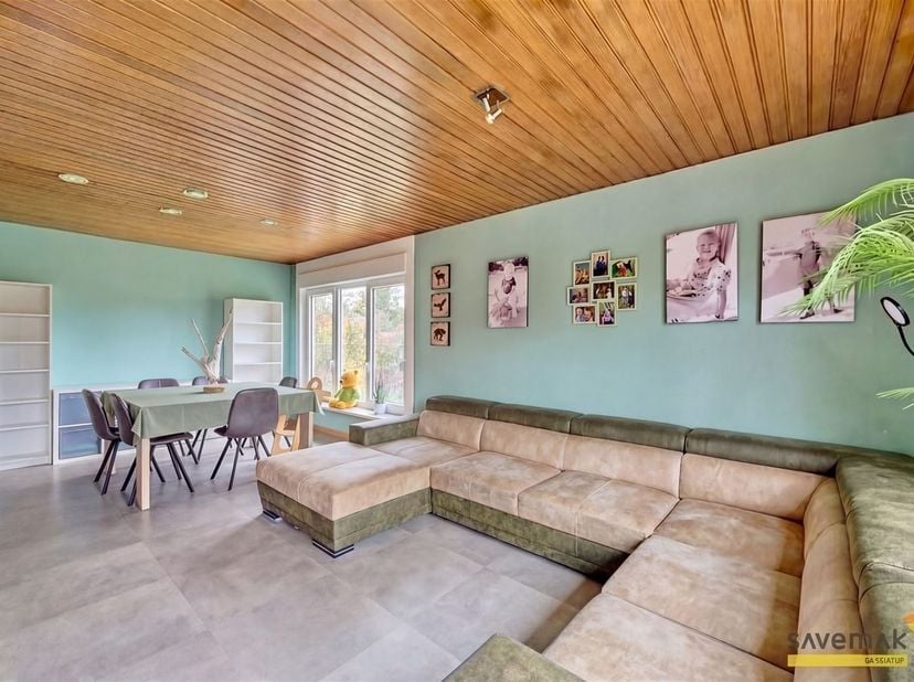 Welkom in deze split-level woning in Oostham. Deze is meer dan een instapwoning voor jonge gezinnen. <br />
<br />
Deze thuis staat te blinken op ee